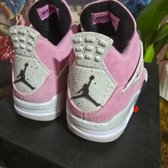 Jordan Air Jordan 4 “Orchid” - Picture 6 of 7